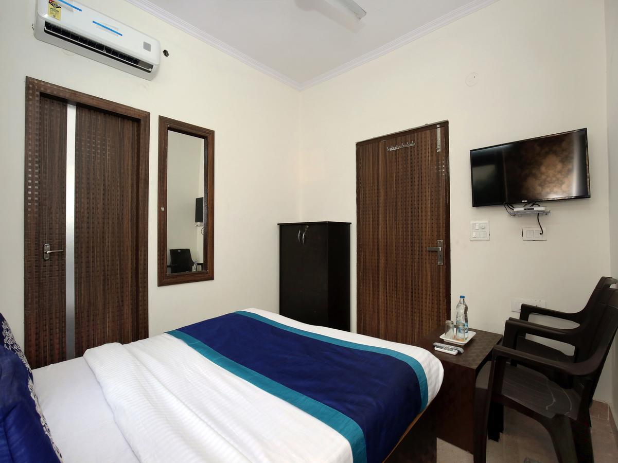 Oyo 10075 Hotel Kaydee Amritsar Exterior foto
